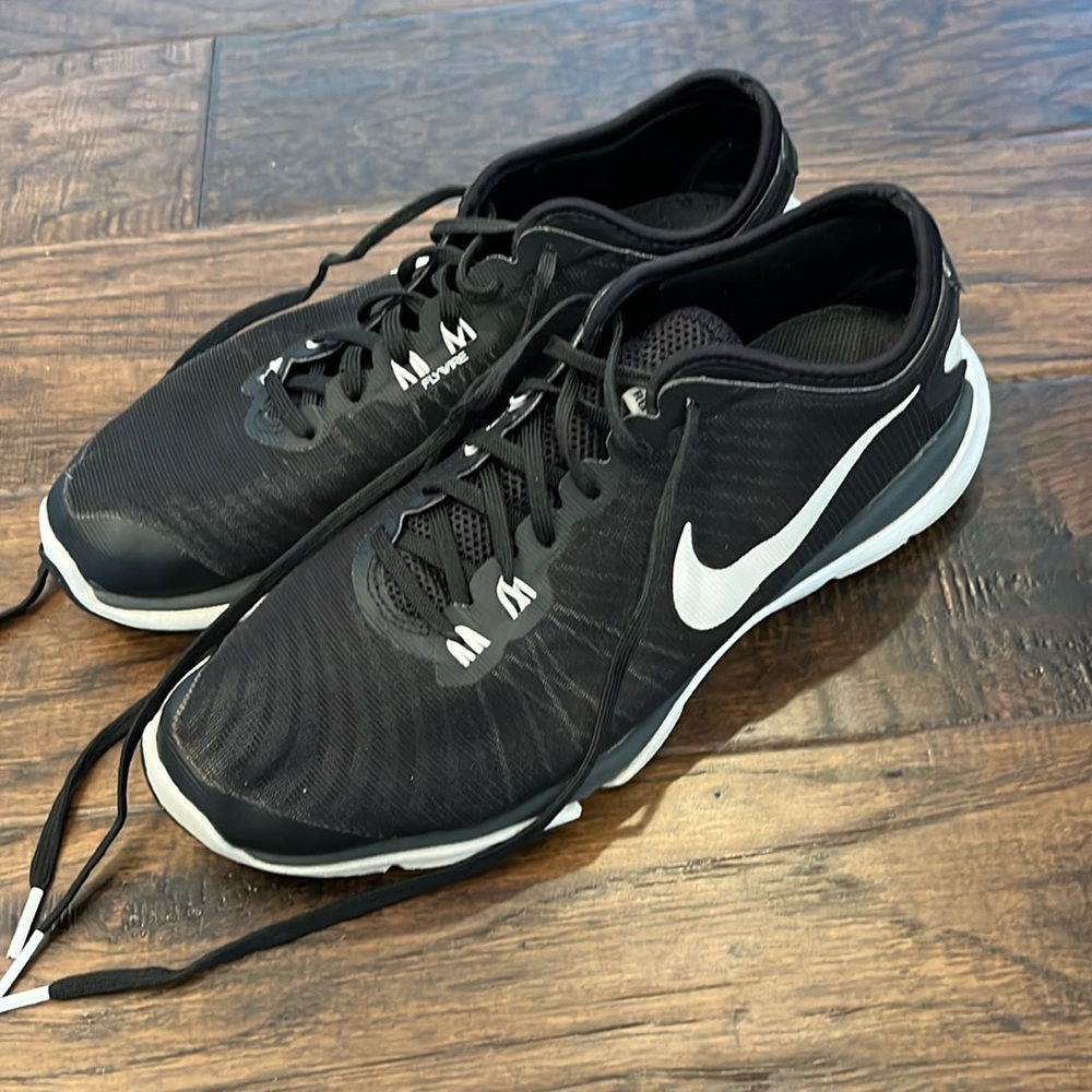 Women’s Nike shoes